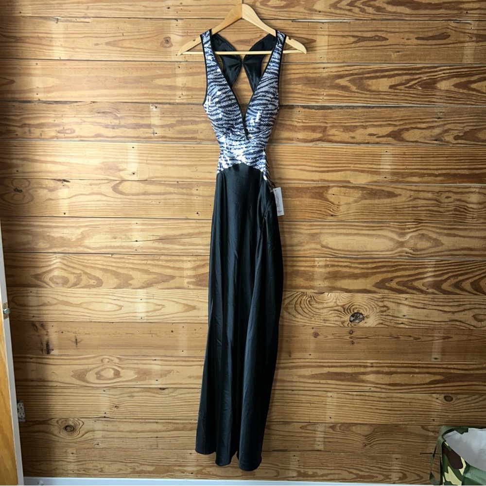 Chic Black and White Halter Dress